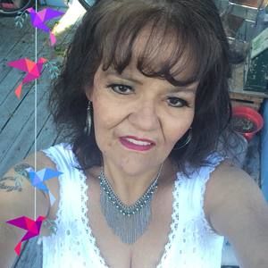 Meet your Posher, Deedee